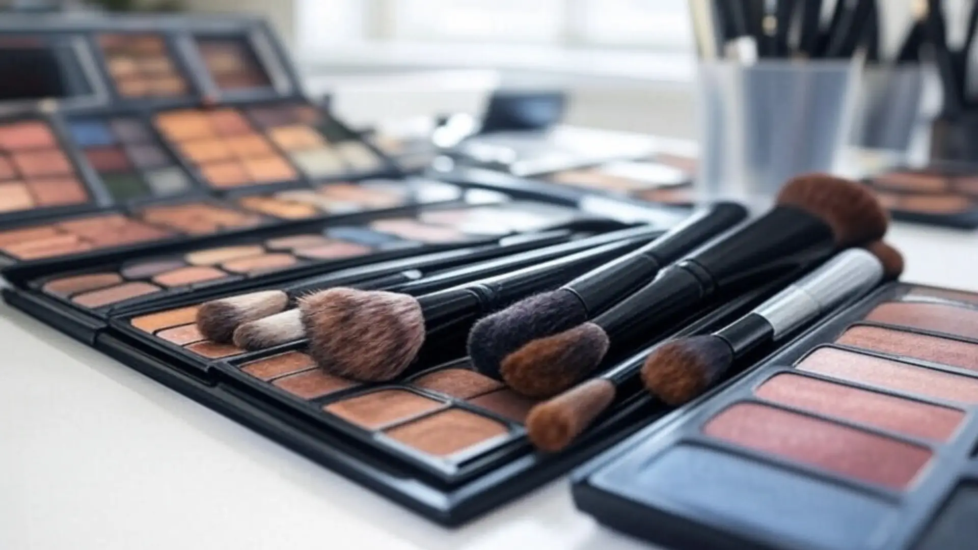 SCUOLA MAKE UP SCUOLA MAKE UP